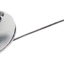 In acciaio inox AISI 316, completo di cavetto di sicurezza interno.