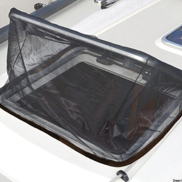 Telo anti-zanzare da montare all'esterno del passauomo.Fissaggio istantaneo tramite nastro appesantito alla base.