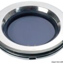 Fornito completo di controflangia di finitura in ABS cromato e viti di montaggio, vetro fumé. Installazione mediante una ghiera con fori filettati che rende l'operazione facilmente e velocemente realizzabile da una sola persona. Apertura a 180°. Approvato CE categoria B Area 1.