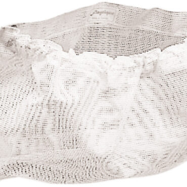 In robusta tela da vela bianca, adatta per stivare cime, maniglie winch, oggetti personali ecc. Completa di occhielli per il fissaggio a parete ed elastico superiore.