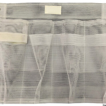 In robusta tela da vela bianca, adatta per stivare cime, maniglie winch, oggetti personali ecc. Completa di occhielli per il fissaggio a parete ed elastico superiore.