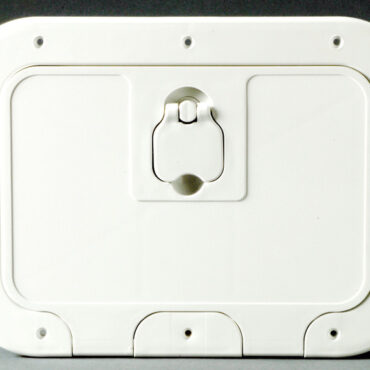 Formato da portello + gavone in polietilene.