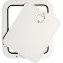 Superficie molto robusta e antisdrucciolo. Chiusura del coperchio Splash-Proof con guarnizione in neoprene. Montaggio a filo. Si possono usare come portelli per gavoni, vasche da pesca, oppure come portelli di ripostigli e paratie frontale a baionetta che si estrae per facilitare l'accesso. Ideale per installazioni in console con panca guida vicina.