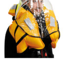 Studiato per le condizioni d'uso più estreme. Spinta 300 Newton che garantisce la massima sicurezza, anche se appesantiti da stivali, cerate, ecc ecc, e una rapidissima rotazione del corpo. Attivazione con sistema idrostatico HAMMAR che evita gonfiaggi accidentali (possibili con i sistemi con pastiglia). OPTIONAL cappuccio ISO 12402-8 antiacqua / antivento Fluo (22.394.10). Cintura di sicurezza omologata ISO 12401. Collare confortevole imbottito. Dotato di nastro cosciale di sicurezza.