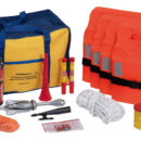 Kit di navigazione entro le 3 miglia / 12 miglia da 4 o da 6 persone completo di borsa che può servire da morbido cuscino.