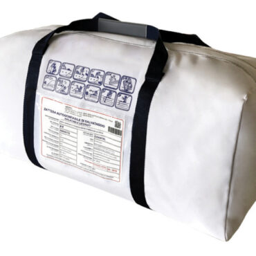 Per navigazione oltre 12 miglia.Conformi al D.M. 12/8/2002, approvate con D.M. 832/2004 del 10/3/2003. Revisione biennale. Versione con contenitore rigido o sacca morbida.