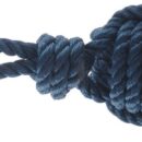 In nylon blu intrecciato attorno ad un’anima di piombo.Diametro cima 8 mm.