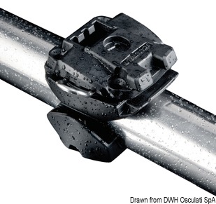 Sistema di montaggio compatto e multi-regolabile per mobile, tablet, fish finders, fotocamere digitali, VHF e GPS. L’abbinamento del corpo con le diverse basi e supporti consente molteplici possibilità di montaggio. Studiato specificatamente per uso nautico.