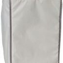 Chiusura quick proof, schienale imbottito con tessuto reticolare traspirante, supporto lombare rimovibile, bande rifrangenti, tasche con cerniere water resistant, tasche a rete.