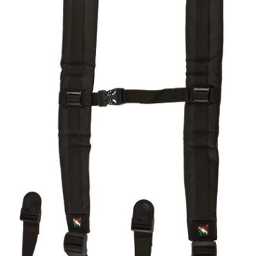 Robusto borsone stagno con fondo piatto trasformabile in zaino di grosse dimensioni tramite spallacci imbottiti (optional). Chiusura Quick Proof, ultra fix per agganciare moschettoni o altro.