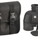 Completamente a tenuta stagna. Riempito all’interno con gas nitrogeno. Completo di bussola di rilevamento con illuminazione e di reticolo per misurare le distanze. Ottica di grande qualità. Ricoperto in gomma, completo di custodia e tracolla, lenti antiriflesso Ruby Coating.