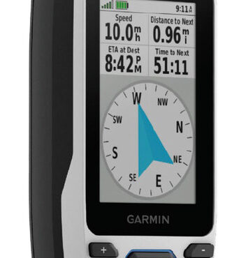 Il GPS portatile GPSMAP® 79s è un dispositivo palmare galleggiante con display a colori ad alta risoluzione, tracciamento satellitare preciso, mappe mondiali o opzionali (compatibile con le cartografie BlueChart G3), ampio spazio di memoria per waypoint e rotte, e una bussola integrata per una navigazione sicura.