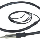 Antenna L'MRANT10 a dipolo, minimale ma sufficiente per un'adeguata ricezione delle onde radio. Impedenza 75 ohm. Lunghezza totale: 104 cm