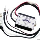 Permette di ricevere le trasmissioni AM/FM/AIS (segnale identificativo natante) attraverso l’antenna VHF.