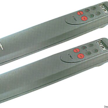 Piloti RAYMARINE a barra, controllo tramite microprocessore, bussola Fluxgate. Memorizzazione autolock rotta, allarme fuori rotta, virata automatica 100°, semplice installazione. Visore LCD, ST1000/2000.