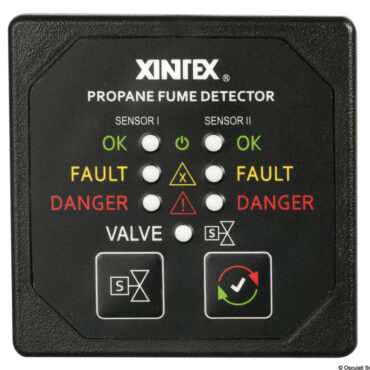 Completo di 2 sensori da posizionare ove conveniente e di una valvola solenoide. In caso di fuga di gas attiva un segnale luminoso a LED + allarme sonoro 68 dB e chiude il gas tramite la valvola solenoide.