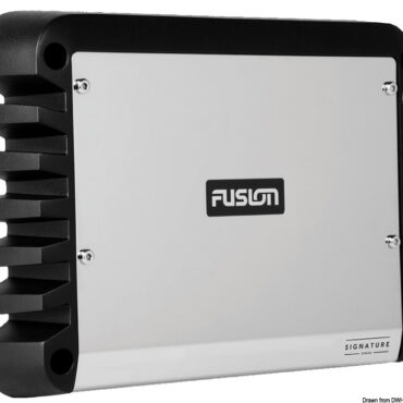 Costruiti per durare nel difficile ambiente marino. Si caratterizzano per delle ottime performance ed una resistenza ad umidità impareggiabile.Gli amplificatori sono inoltre in classe D per una maggiore efficienza dei consumi a fronte di una ottima potenza.