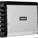 Costruiti per durare nel difficile ambiente marino. Si caratterizzano per delle ottime performance ed una resistenza ad umidità impareggiabile.Gli amplificatori sono inoltre in classe D per una maggiore efficienza dei consumi a fronte di una ottima potenza.