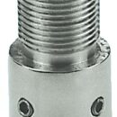 In acciaio inox AISI 316 con filetto standard per antenne GPS/VHF. Si adatta a tubi del Ø di 25 mm e, con l’ausilio di una tee (vedi 41.115.25/41.112.25 o simili) di un tubo inox da 25 mm, permette di prolungare quanto si voglia l’antenna.