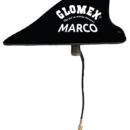 Antenna VHF marina a corto raggio e a forma di pinna, con un basso profilo adatto alle moderne imbarcazioni a motore di medie dimensioni e ai RIBS.L’involucro è realizzato in policarbonato/ASA per resistere a lungo nel difficile ambiente marino.• Per comunicazioni fino a 12 NM di distanza.• Corpo impermeabile con doppia guarnizione in gomma integrata nella base.• Dimensioni compatte 140x70x61 mm (5,5x2,7x2,4”).• Garanzia a vita GLOMEX.• Cavo coassiale da 8mt/26 ft e connettori in dotazione.