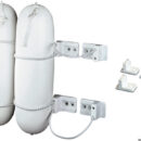 Quattro staffe in plastica bianca, universali. Da completare con cavo elastico tipo 63.173.06; 63.173.08.