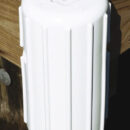 In PVC con valvola a spillo.