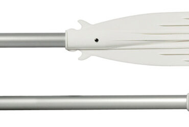 Con pala in plastica bianca, manicotto e cappuccio terminale.