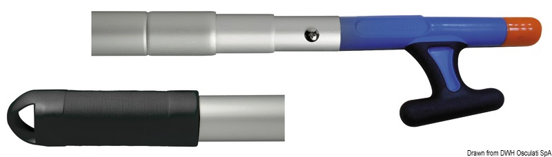 Fabbricato in alluminio anodizzato naturale, con gancio in tecnopolimero bicomponente antisdrucciolo. Bloccaggio rapido in qualsiasi punto tramite rotazione.