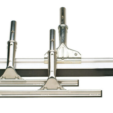 In acciaio inox con attacco a scatto.