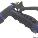 Modello professionale in metallo rivestito in gomma antiurto. Getto regolabile con blocco/sblocco leva evaporazione. Completa di raccordo a scatto 36.189.01.