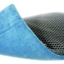 Con microfibra da un lato e spugna dall'alto.