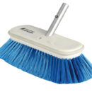 Struttura in polipropilene bianco con bordo antiurto in gomma. Fibre in poliestere di alta qualità, attacco a scatto in alluminio.