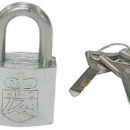 Corpo in ottone cromato, arco in acciaio inox.