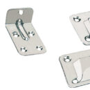 In acciaio inox per l’applicazione di tavoli su cabinati. Serie composta da due ganci e due portaganci. Sono pezzi stampati e molto robusti.