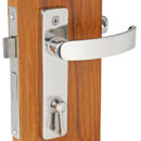 Dimensioni: 94x57x11,5 mm. Per porte spessore 16/38 mm.