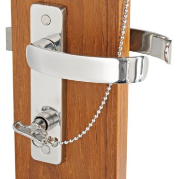 Dimensioni: 94x57x11,5 mm. Per porte spessore 16/38 mm.