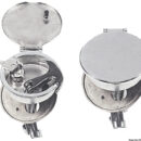 In ottone cromato ad incasso, con coperchio di chiusura. Il tiraggio tramite rotazione della maniglia rende la chiusa più stagna. Regolazione fermo da 5 a 50 mm.