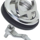 In acciaio inox AISI 316 lucidato a specchio.