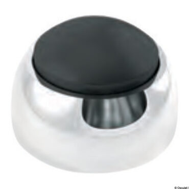 In ottone cromato e gomma per assorbire gli urti