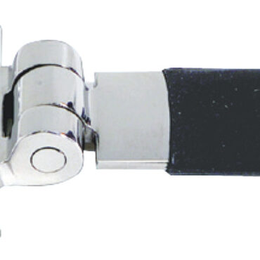 Completamente in acciaio inox AISI 316 lucidato, con battuta rivestita in PVC antiurto.