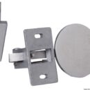 Si monta all’interno dell’antina lasciando un foro che viene chiuso dalla parte lucidata a specchio; per aprire l’antina si esercita una pressione sul foro che funge anche da maniglia. Contropiastra con dente inclinato per maggior facilità di installazione.