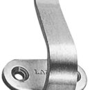 In acciaio inox lucido, per montaggio a parete.