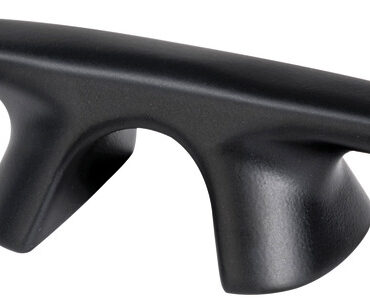 Realizzata in acciaio inox lucido con l’aggiunta di un trattamento superficiale integrato di colore nero che rende la superficie durissima e molto resistente alla corrosione.