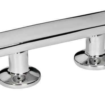 In acciaio inox AISI 316 lucidato a specchio. Fissaggio con 2 prigionieri.