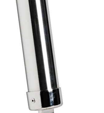 Completamente in acciaio inox AISI 316 sia la base sia il tubo. Completo di boccole in gomma per evitare che si rovini la canna. Adatto per tutte le canne in commercio. E’ provvisto di galletto speciale in plastica per un facile avvitamento. Con una base larga di grande robustezza e di spina interna ferma canna.