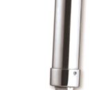 In ottone cromato, con boccola di protezione per la canna.