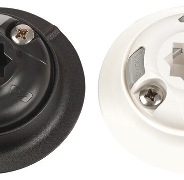 Per incollaggio su ogni superficie da non forare.Adesivo 3M VHB per facile installazione su Hypalon, PVC, vetroresina, etc.RIBport può essere incollato anche con colla bicomponente.