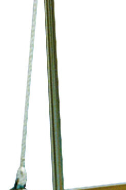 In alluminio verniciato bianco, con accessori in acciaio inox AISI 316 lucidati a specchio e ripiano in alluminio con inserti EVA similteak. Bicchiere in acciaio inox.