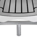 Struttura realizzata in carbonio a più strati e con profili d'alluminio di supporto. Cerniere in alluminio anodizzato.Ruote con carcassa inox, con anelli che permettono il sollevamento della passerella. Provvista di doppio perno pivotante.Si può montare con un solo perno e la passerella può brandeggiare, oppure con due perni che consentono il solo movimento verticale (entrambi i perni sono inclusi).Disponibile in diverse configurazioni di piano di calpestio:superficie anti-scivolo bianca, EVA marrone ed EVA grigio.