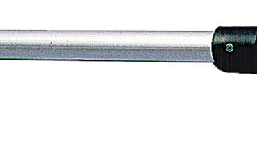 Versione con bloccaggio brevettato a scatto. Modello universale, é realizzato in tubo di alluminio anodizzato, con manopole in gomma e bloccaggio in nylon.